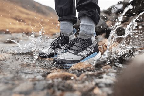 De beste waterdichte sneakers tegen na